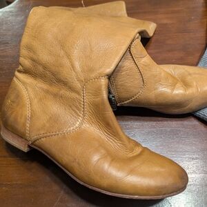 FRYE Soft Leather Distressed Boots 7.5